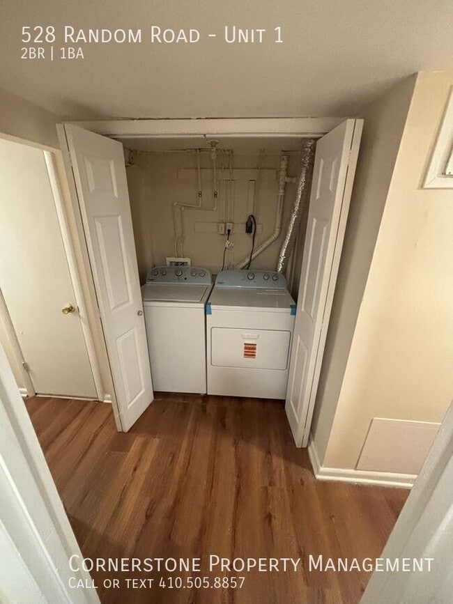 Building Photo - 528 Random Rd