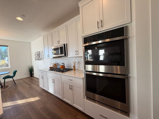 Building Photo - Hogan Heights Community 4 Bed 3.5 Bath