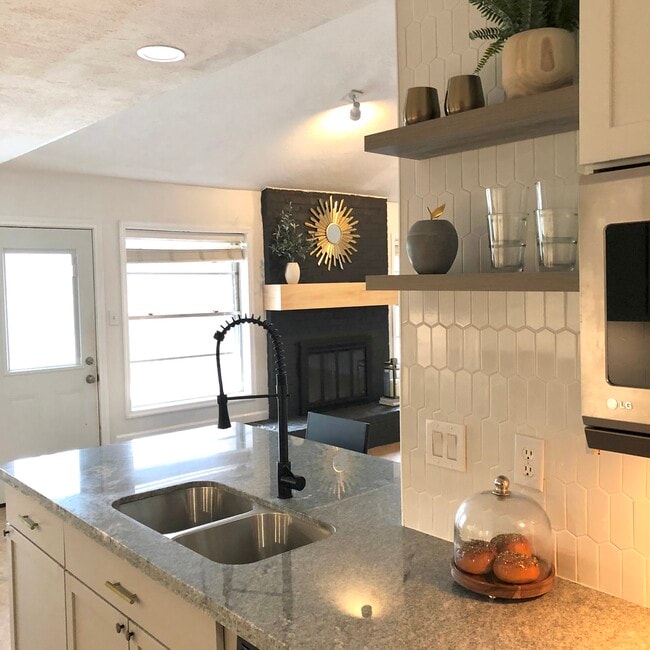 Building Photo - 11511 Kirkvalley Dr