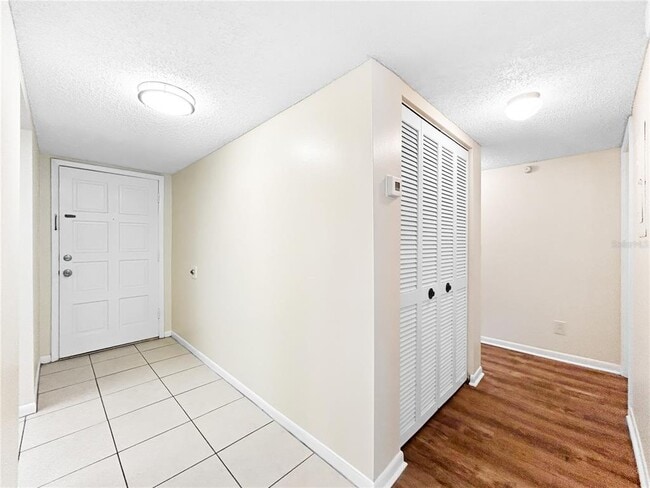 Building Photo - 6336 Newtown Cir