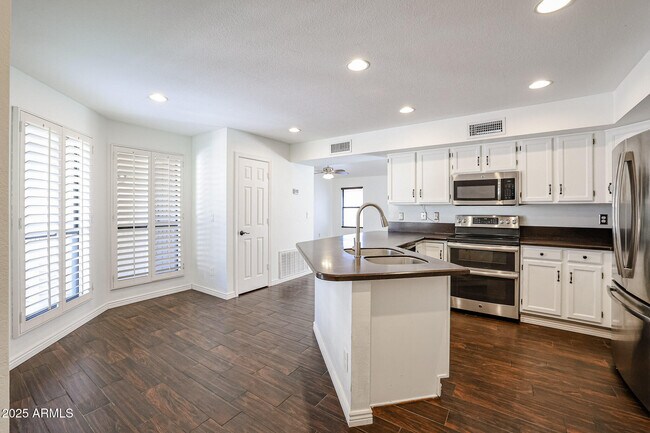 Building Photo - 7391 W Kristal Way