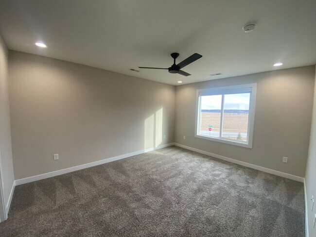 Building Photo - Luxury New Construction Home - Gorgeous Po...