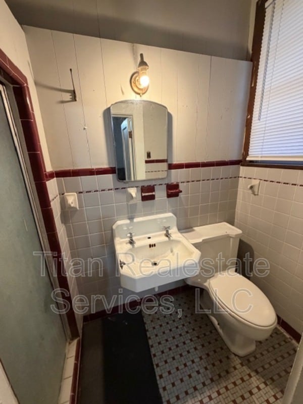 Building Photo - 218 W St Peter St