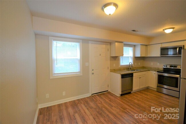 Building Photo - 1512 Seigle Ave