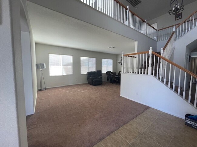 Building Photo - EASTVALE GREAT NEIGHBORHOOD- 4+2.5 EXECUTIVE HOME, QUIET NEIGHBORHOOD - AVAILABLE NOW!!! ONLY 1 G...