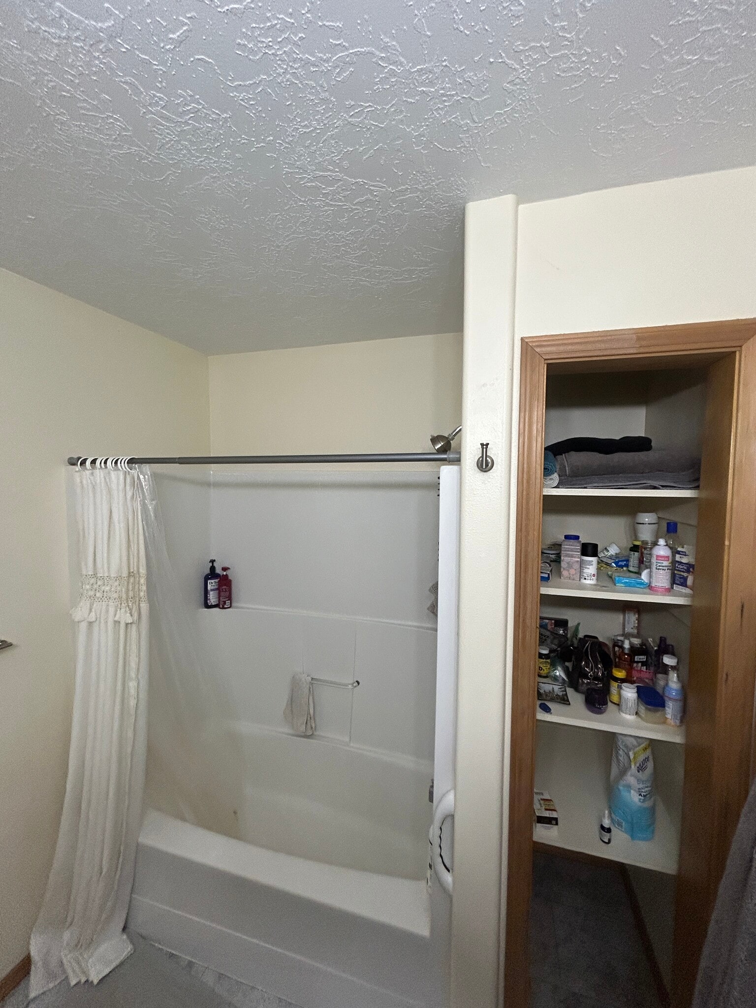 Master bath - 1605 Cedar St