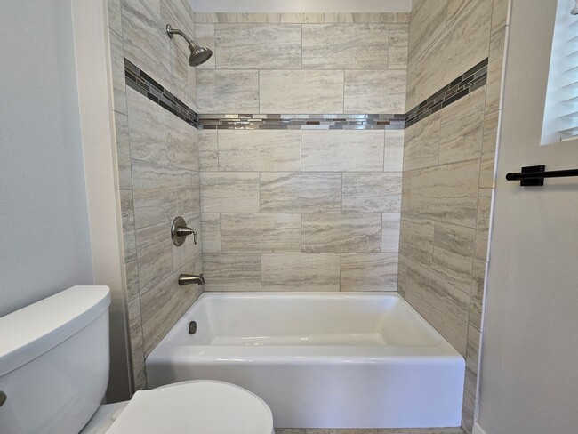 Building Photo - 3161 Viale Tresana Ct