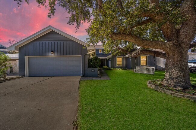 Building Photo - 2913 Beluche Dr