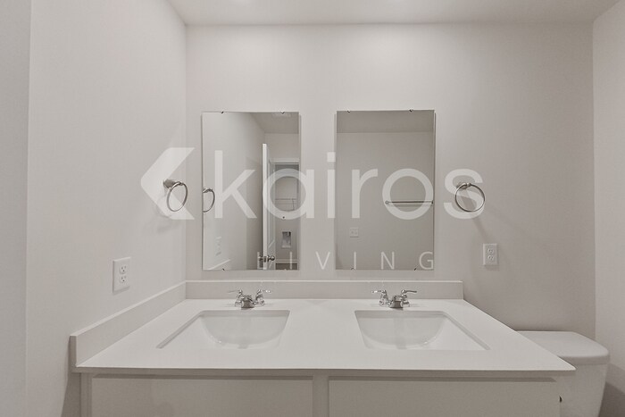 Building Photo - 135 Overstreet Way