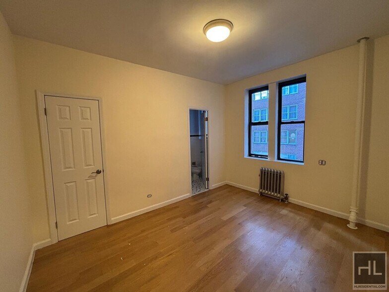 Primary Photo - WEST 45 STREET