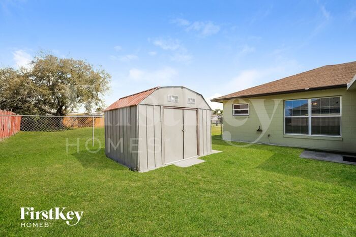 Building Photo - 585 Koala Dr