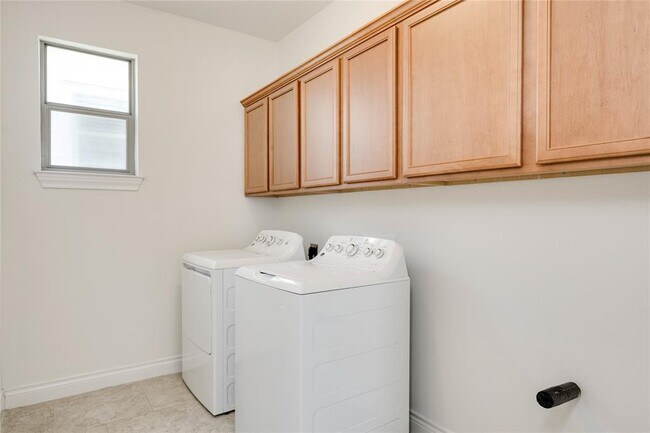 Building Photo - 3007 Sea Jay Dr