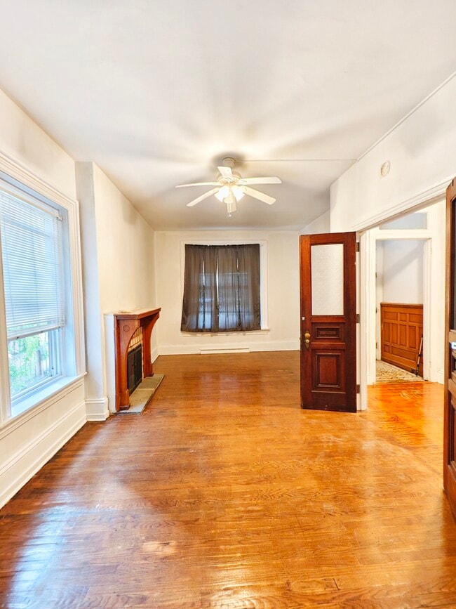 Building Photo - 413 N 33rd St