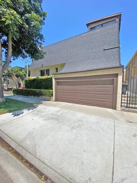 Building Photo - 1150 N Curson Ave