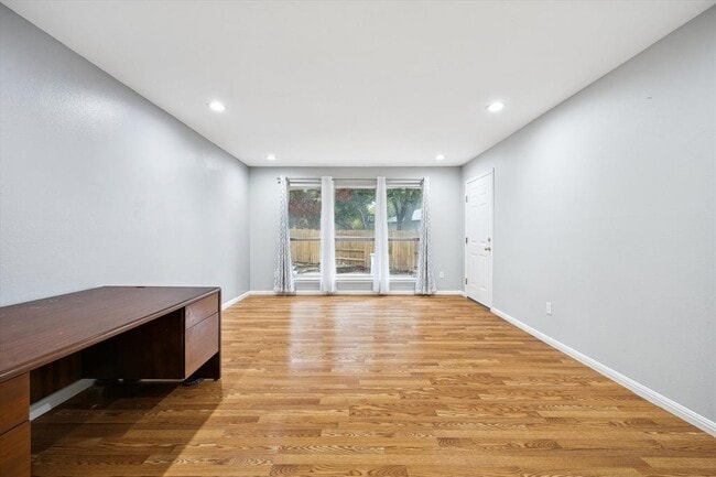 Building Photo - 101 Muscovy Ln