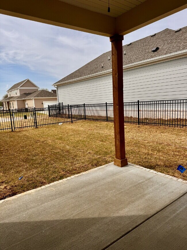 Building Photo - 6747 Winterwood Ave