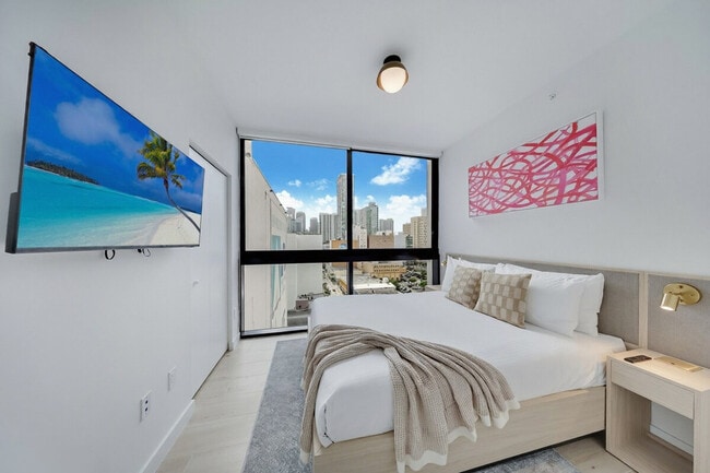 Building Photo - 225 N Miami Ave