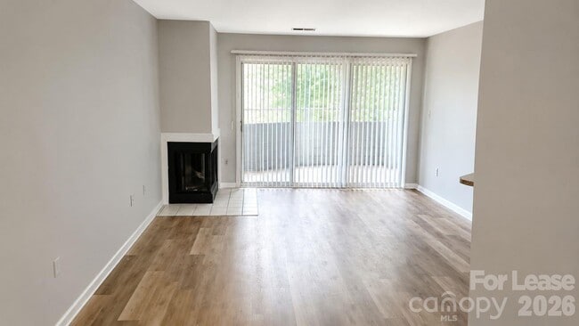 Building Photo - 2557 Stockbridge Dr