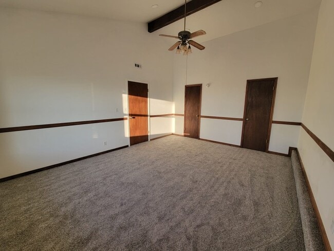 Building Photo - 210 N 700 E
