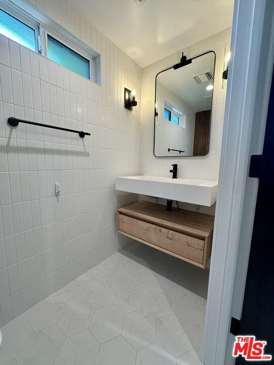 Building Photo - 7460 Woodrow Wilson Dr