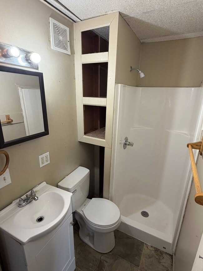 Building Photo - 1340 Linden Ave