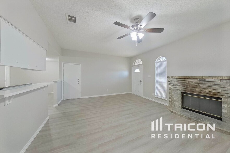 Building Photo - 10544 N Haven Dr