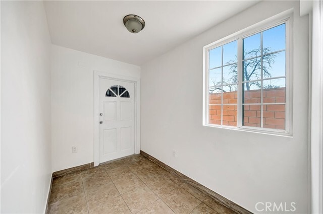 Building Photo - 6827 Simpson Ave