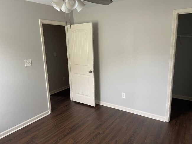 Building Photo - 2706 Bechet Ln