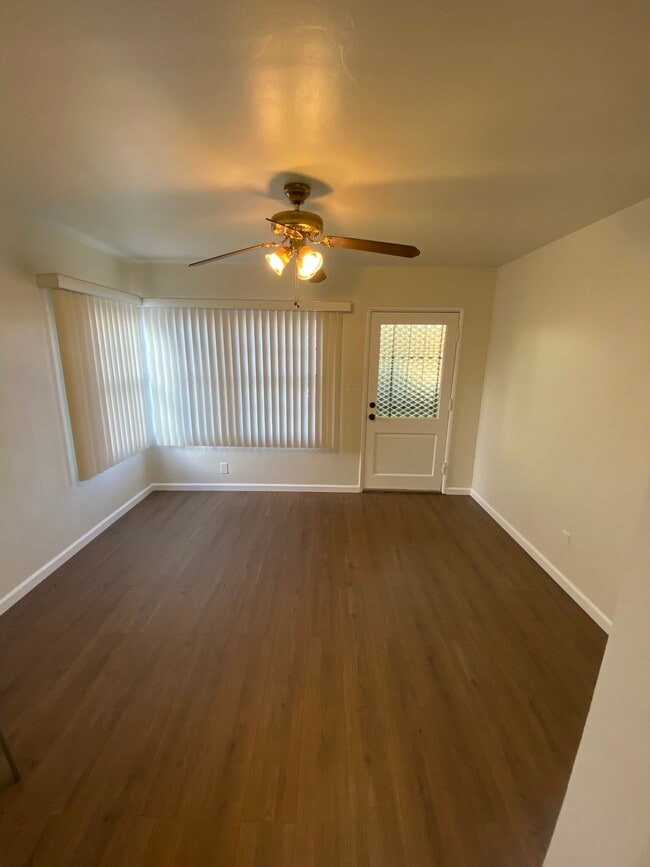 Living Room - 1924 E Poinsettia St