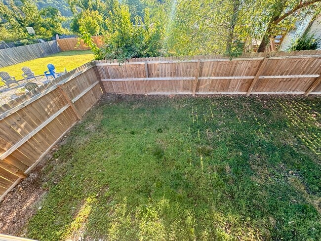 Building Photo - 4 Ridgeview Ln