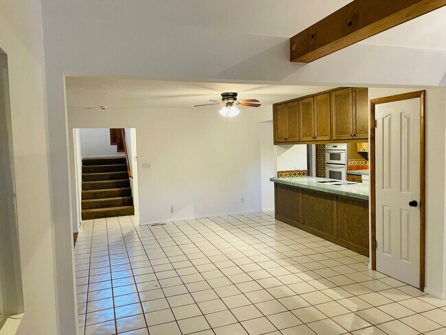 Building Photo - Village of Oak Creek