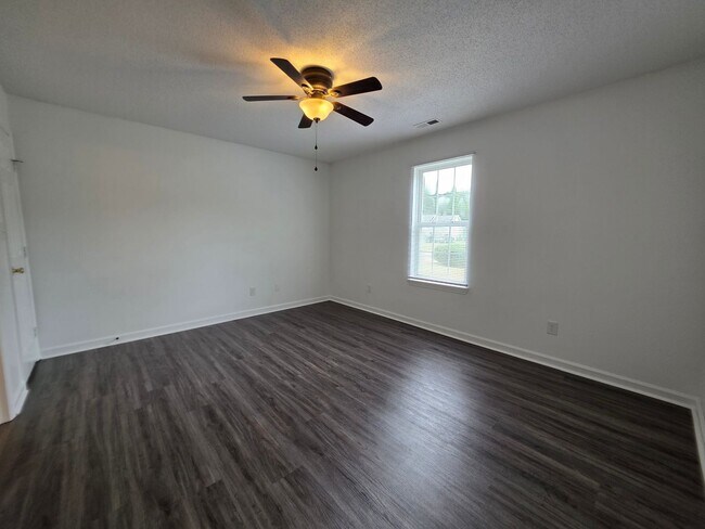 Building Photo - 144 Horse Shoe Bend