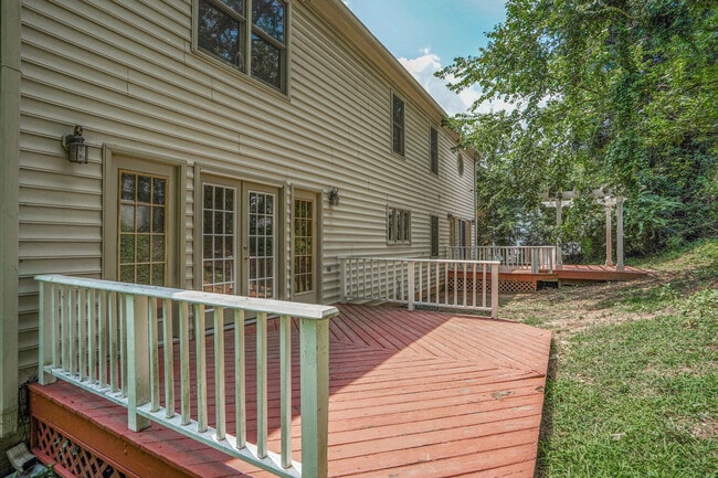 Building Photo - 7204 Quiet Cove
