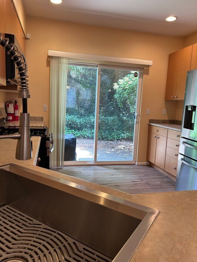 Building Photo - Charming & Modern 2-Bedroom Ashburn Community Townhome