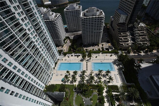 Building Photo - 951 Brickell Ave