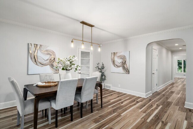 Building Photo - Move in before December 31st and get $100 OFF your rent for the first 3 months — PLUS a $250 Amaz...