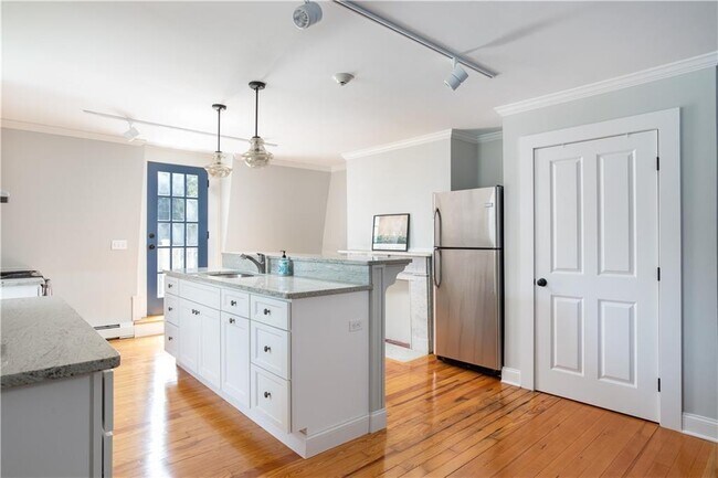 Building Photo - 29 Champlin St