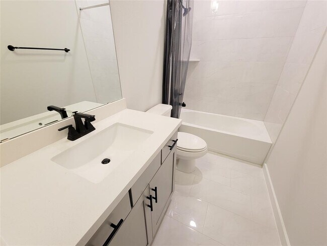 Building Photo - 31526 Beacon Cove Trl
