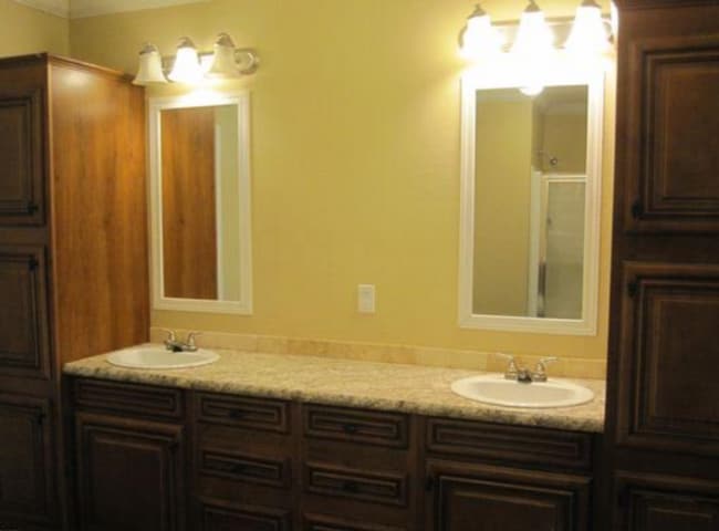 Building Photo - 758 Green Rd