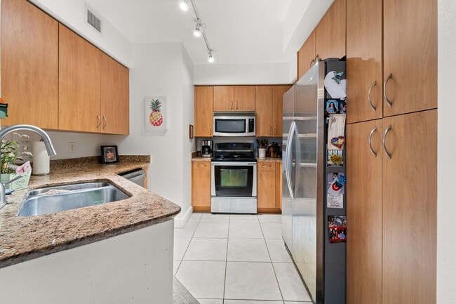 Building Photo - 1830 Radius Dr