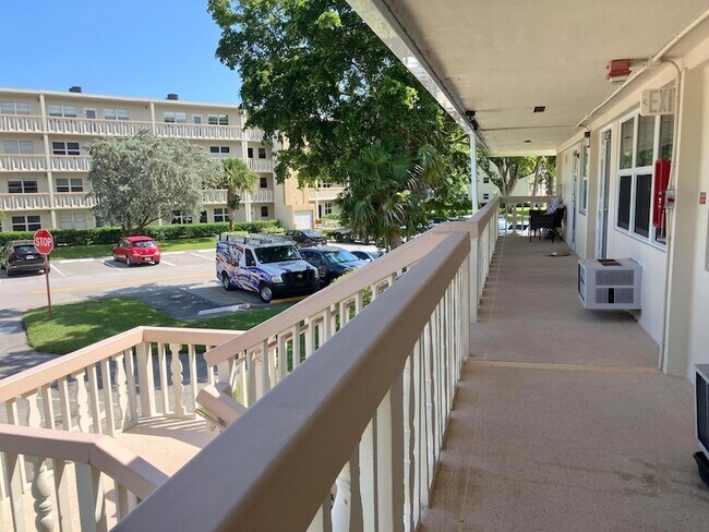 Building Photo - 97 Ventnor E