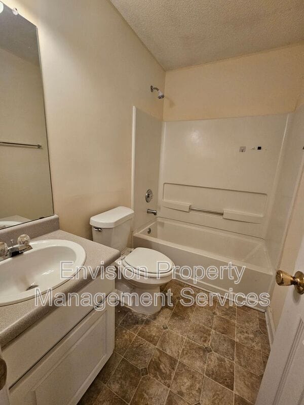 Building Photo - 3989 Meadow Glen Way