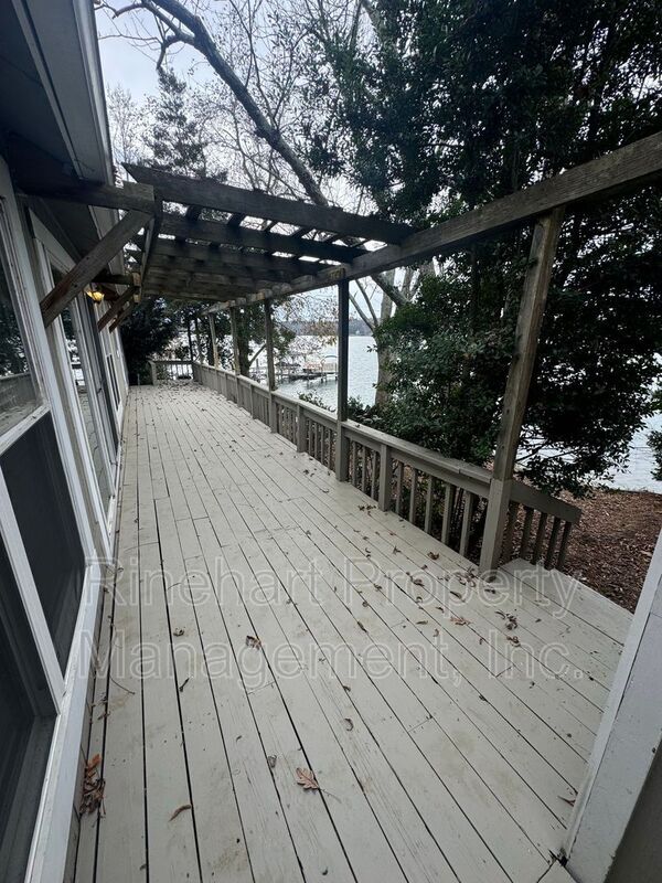 Building Photo - 4023 Windward Dr