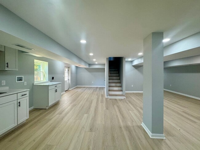 Building Photo - Four Bedroom House/Boonsboro Area