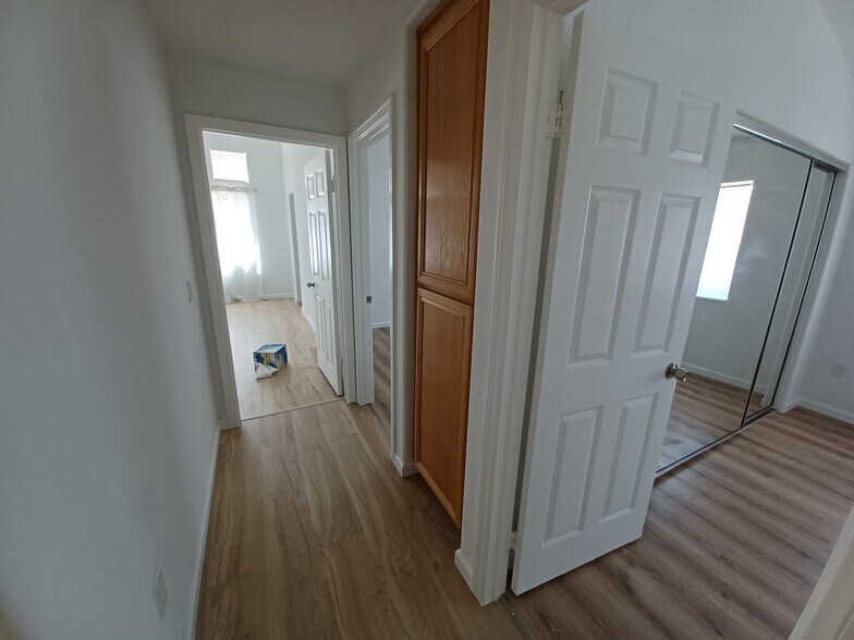 Building Photo - 583 Hildale Cir
