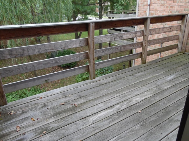 Building Photo - 421 Redding Rd