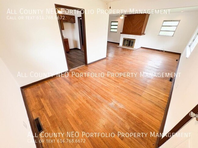 Building Photo - 400 S Highland Ave