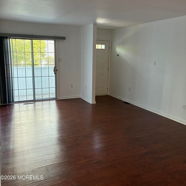 Building Photo - 310 Heather Croft