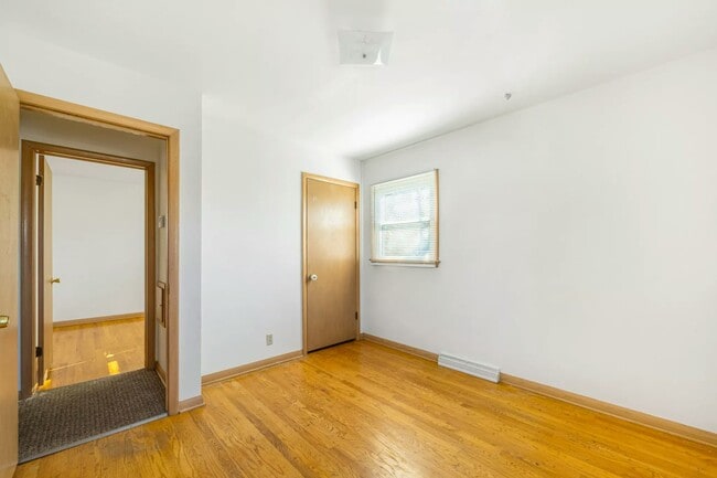 Building Photo - 2137 S 71st St