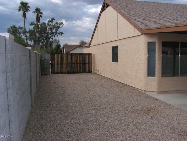 Building Photo - 6725 W Brown St